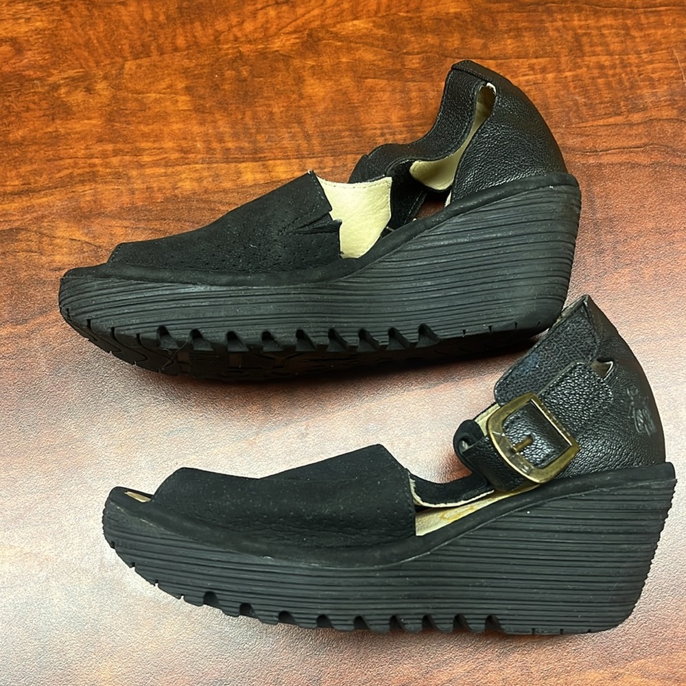 Fly London black suede Yall wedge sandals - Picture 9 of 9